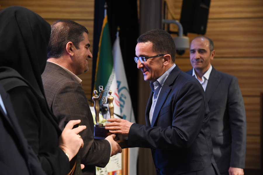 مراسم تجلیل از واحد نمونه استاندارد